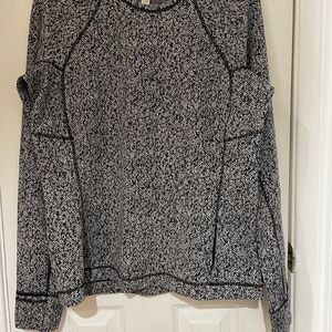 Lululemon Athletica Black and White Patterned Sweatshirt